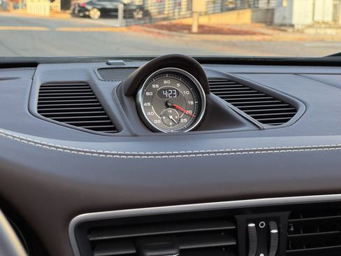 Used 2019 Porsche 911 image 51