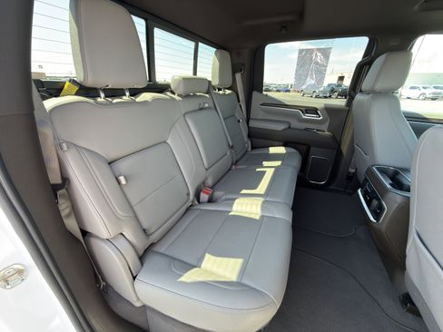 Used 2022 GMC Sierra 1500 SLT w/ SLT Convenience Package image 18