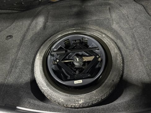 Used 2009 Cadillac DTS w/ Trunk Convenience Package FWD image 63