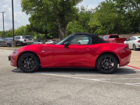 Used 2016 MAZDA MX-5 Miata Club RWD image 6