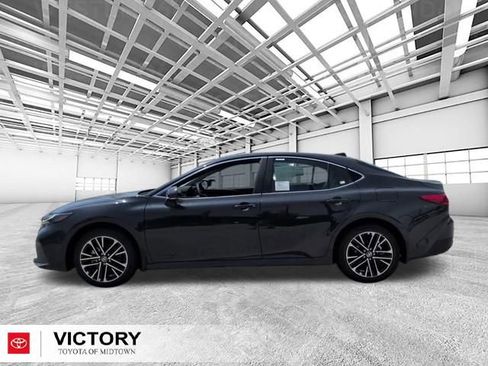 Used 2026 Toyota Camry XLE AWD/4WD image 7