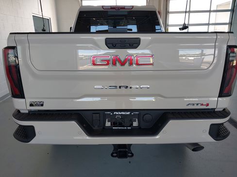 Used 2026 GMC Sierra 2500 AT4 w/ AT4 Premium Plus Package AWD/4WD image 33