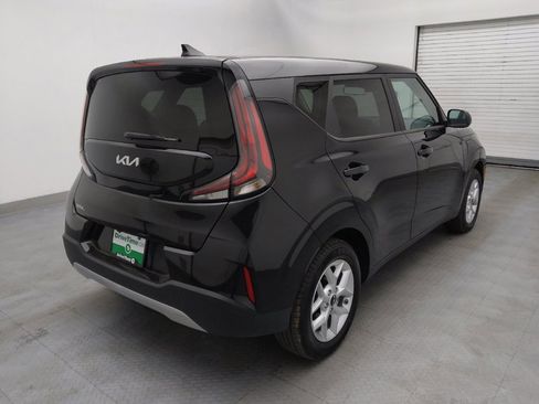 Used 2023 Kia Soul LX w/ LX Technology Package image 9