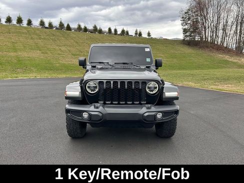 Used 2022 Jeep Gladiator Willys image 2