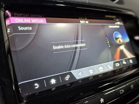 Used 2018 Jaguar XJ R-Sport image 31