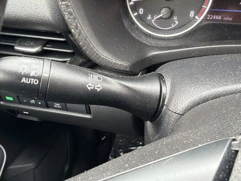 Used 2021 Nissan Sentra SV FWD image 14