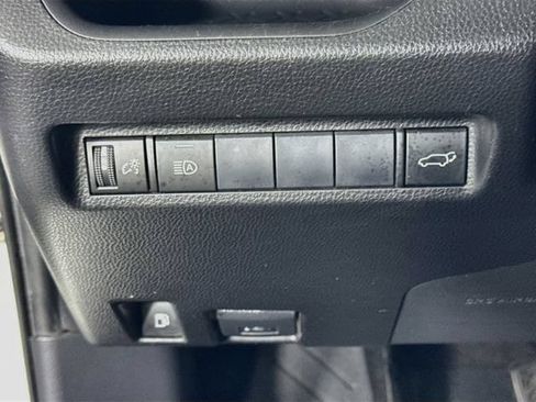 Used 2019 Toyota RAV4 XLE w/ Convenience Package AWD/4WD image 10