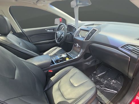 Used 2020 Ford Edge Titanium w/ Equipment Group 301A AWD/4WD image 15