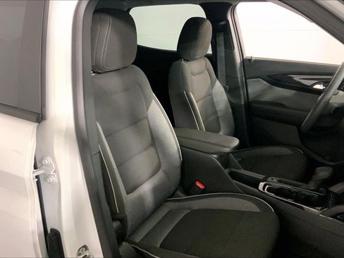 Used 2025 Chevrolet TrailBlazer LT AWD/4WD image 7