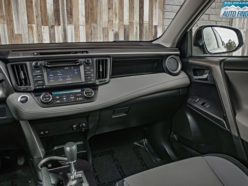 Used 2018 Toyota RAV4 XLE image 17