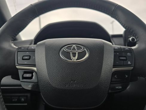 Used 2025 Toyota Camry XSE AWD/4WD image 21
