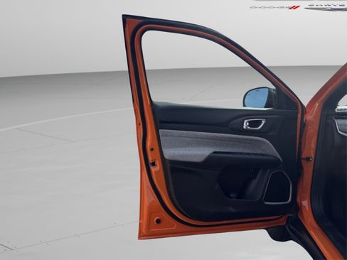 New 2026 Jeep Compass Latitude image 12