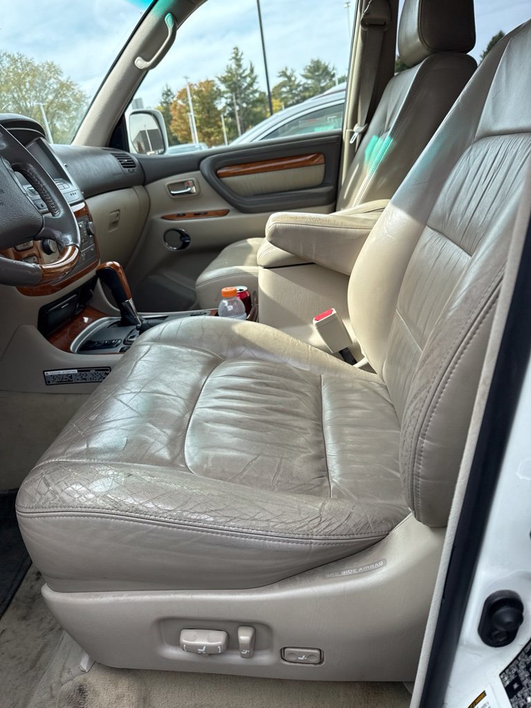 Used 2007 Lexus LX 470 4WD w/ Preferred Accessory Pkg image 4