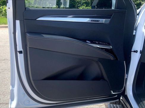 Certified 2026 Cadillac Escalade ESV V AWD/4WD image 26