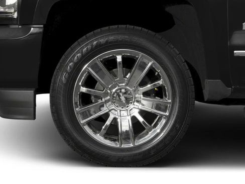 Used 2018 Chevrolet Silverado 1500 High Country image 11