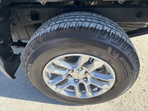 Used 2023 Chevrolet Silverado 1500 LT image 14