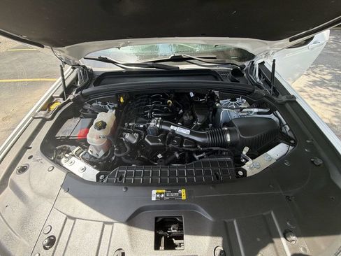 Used 2023 Jeep Grand Cherokee Laredo RWD image 11