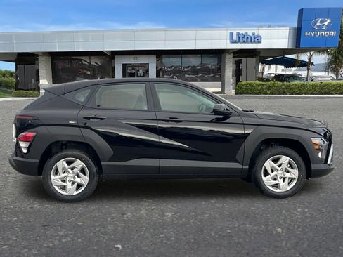 New 2026 Hyundai Kona SE image 9