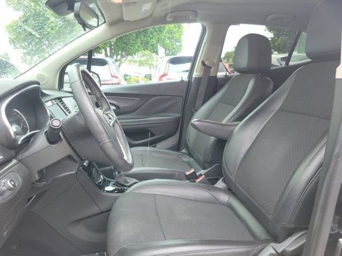 Used 2022 Buick Encore Preferred w/ Safety Package FWD image 11