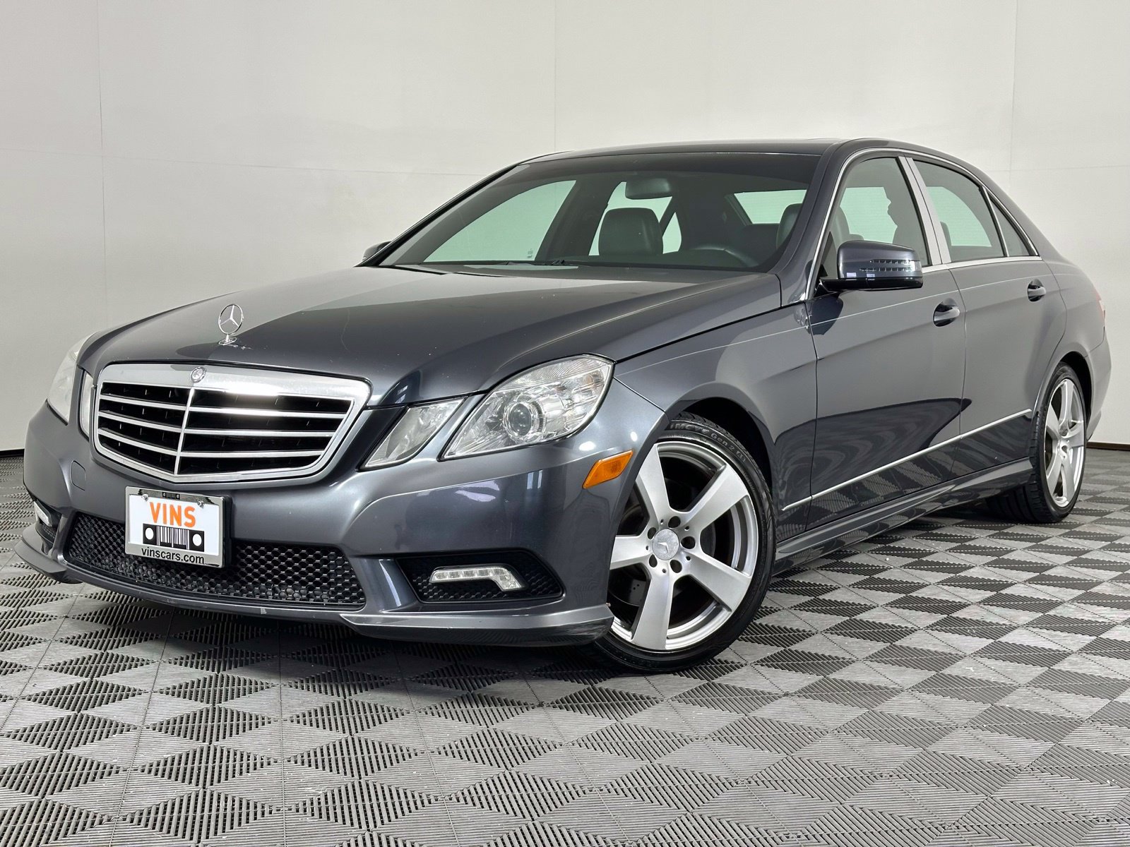 Used 2011 Mercedes-Benz E 350 4MATIC Sedan image 31