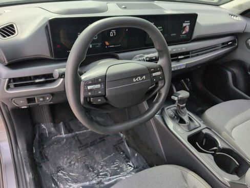 Used 2025 Kia K4 FWD image 15