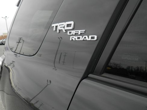 Used 2024 Toyota 4Runner TRD Off-Road Premium image 10