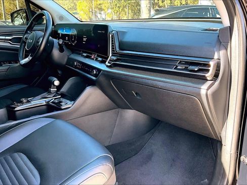 Used 2023 Kia Sportage SX image 19