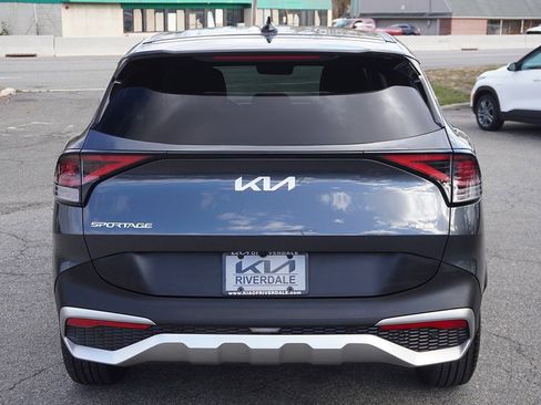 Used 2023 Kia Sportage LX image 11