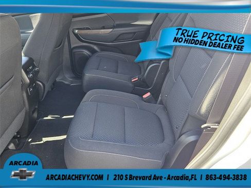 Used 2023 GMC Acadia SLE w/ Driver Convenience Package FWD image 6