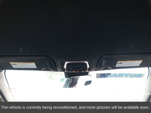 Used 2025 Toyota Corolla SE image 31