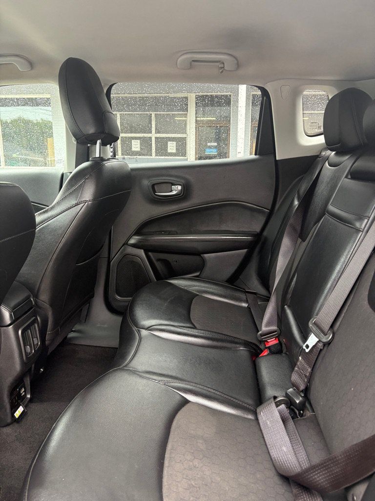 Used 2019 Jeep Compass Latitude AWD/4WD image 9