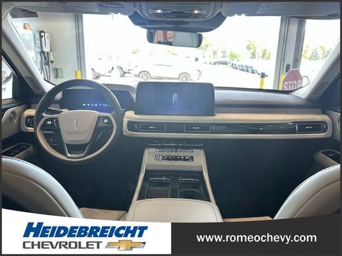 Used 2025 Lincoln Aviator Reserve w/ Equipment Group 201A AWD/4WD image 16