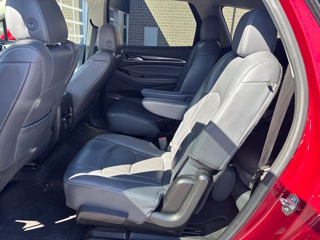 Used 2019 Buick Enclave Essence AWD/4WD image 10