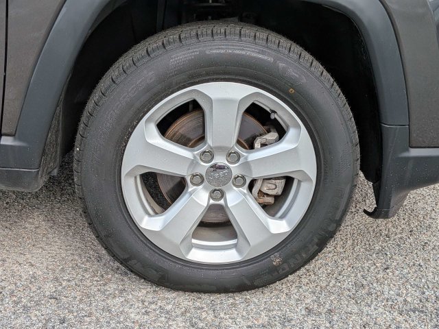 Used 2019 Jeep Compass Latitude w/ Cold Weather Group AWD/4WD image 10