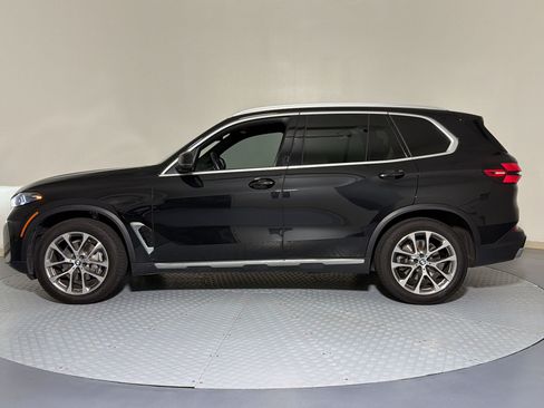 Used 2024 BMW X5 sDrive40i w/ Premium Package RWD image 2