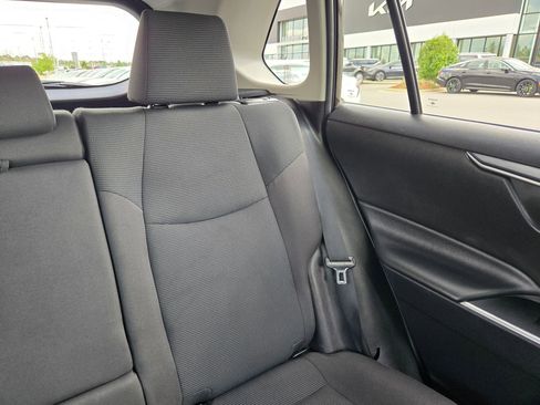 Used 2021 Toyota RAV4 LE image 14