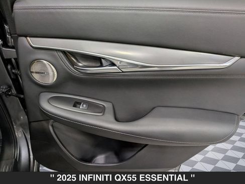Used 2025 INFINITI QX55 Essential w/ Accent Package AWD/4WD image 29