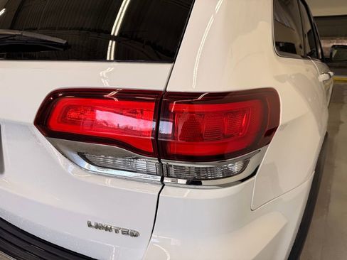 Used 2021 Jeep Grand Cherokee Limited w/ Trailer Tow Group IV image 5