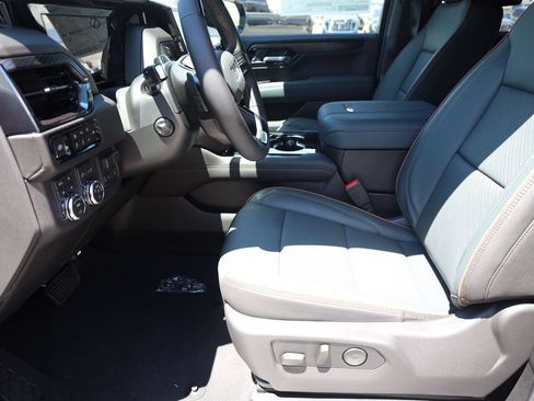 New 2026 GMC Yukon AT4 w/ AT4 Premium Plus Package AWD/4WD image 11