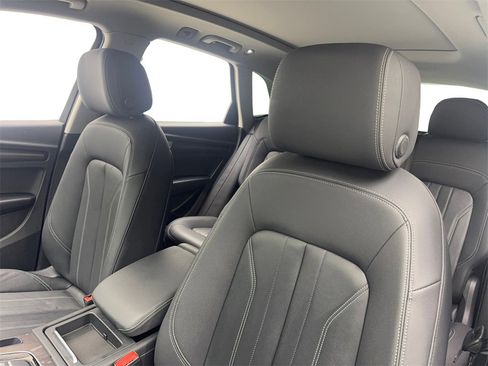 Used 2022 Audi Q5 2.0T Premium w/ Convenience Package image 28