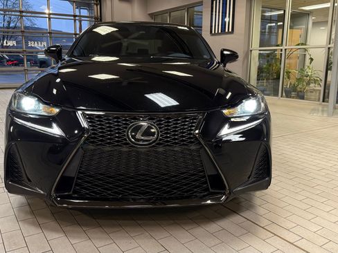 Used 2019 Lexus IS 300 AWD image 4