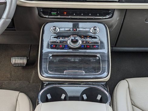 Certified 2023 Lincoln Nautilus Reserve w/ Equipment Group 202A image 20