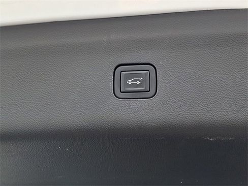 Certified 2022 Buick Enclave Essence w/ Experience Buick Package image 31