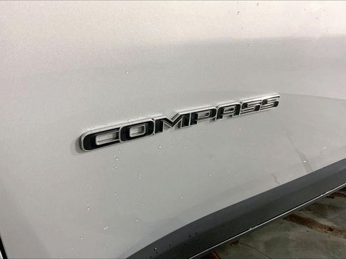 Used 2025 Jeep Compass Limited AWD/4WD image 10