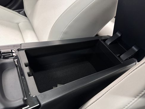 Certified 2024 Toyota Prius XLE image 30