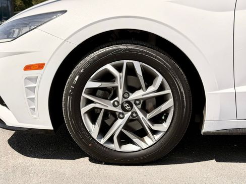 Used 2023 Hyundai Sonata SEL w/ Preferred Accessory Package FWD image 4