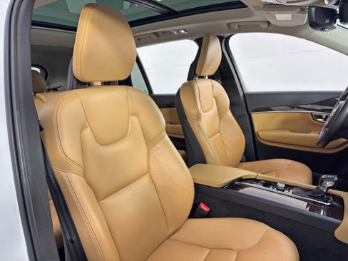 Used 2016 Volvo XC90 T6 Momentum w/ Momentum Plus Package image 35
