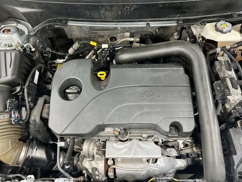Used 2023 Chevrolet Equinox LT FWD image 24
