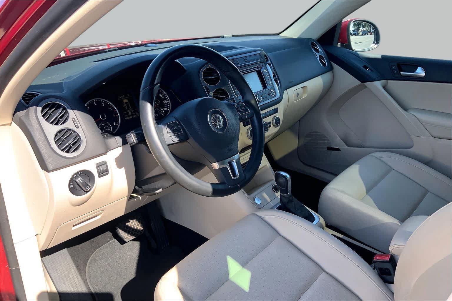 Used 2015 Volkswagen Tiguan SEL FWD image 18