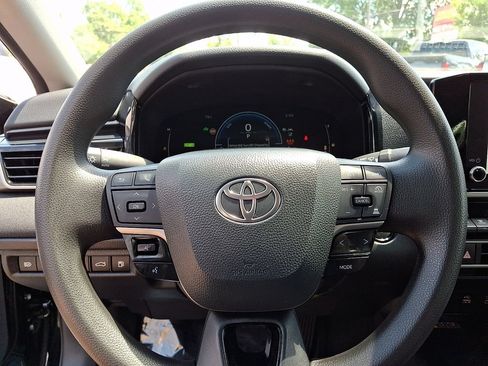 Used 2025 Toyota Camry LE FWD image 21